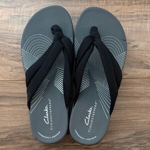 Clarks Women's Black Cloudsteppers Sandals